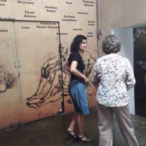Pesquisadora em campo e Regina Abreu 3