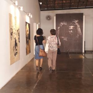Pesquisadora em campo e Regina Abreu 4