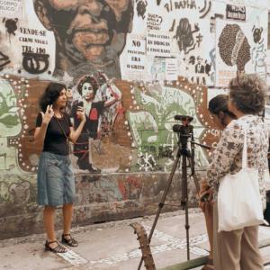 Pesquisadora em campo e Regina Abreu